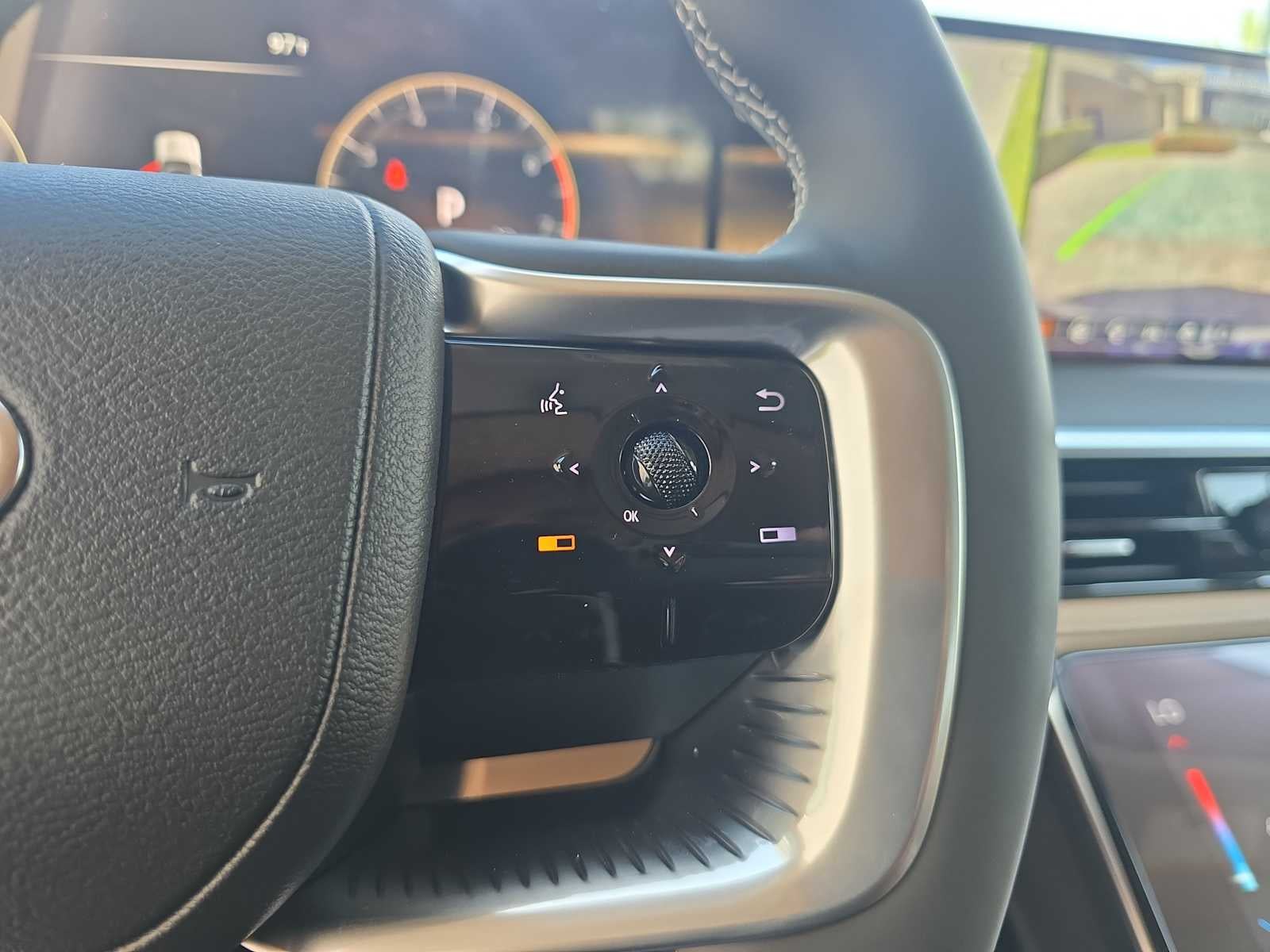 2027 INFINITI QX80 LUXE
