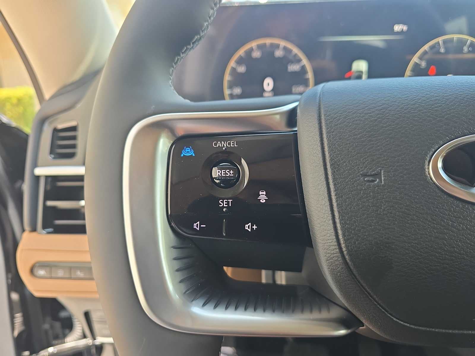 2027 INFINITI QX80 LUXE