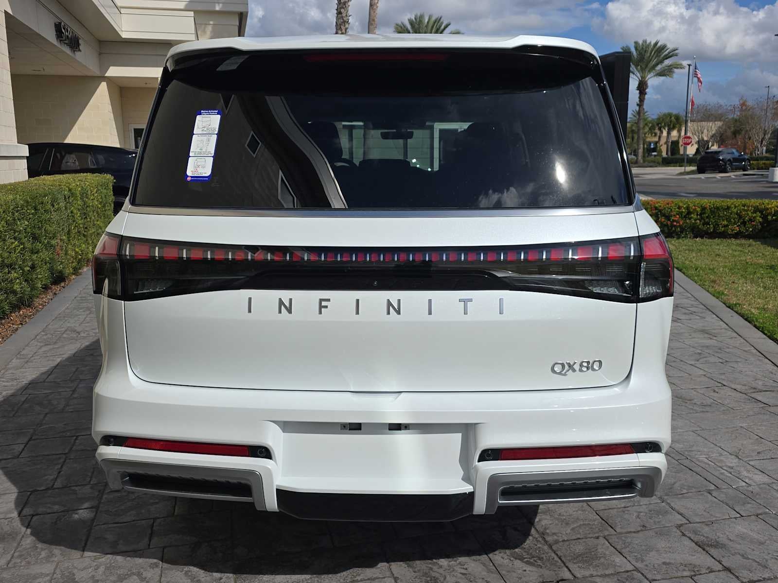 2026 INFINITI QX80 LUXE