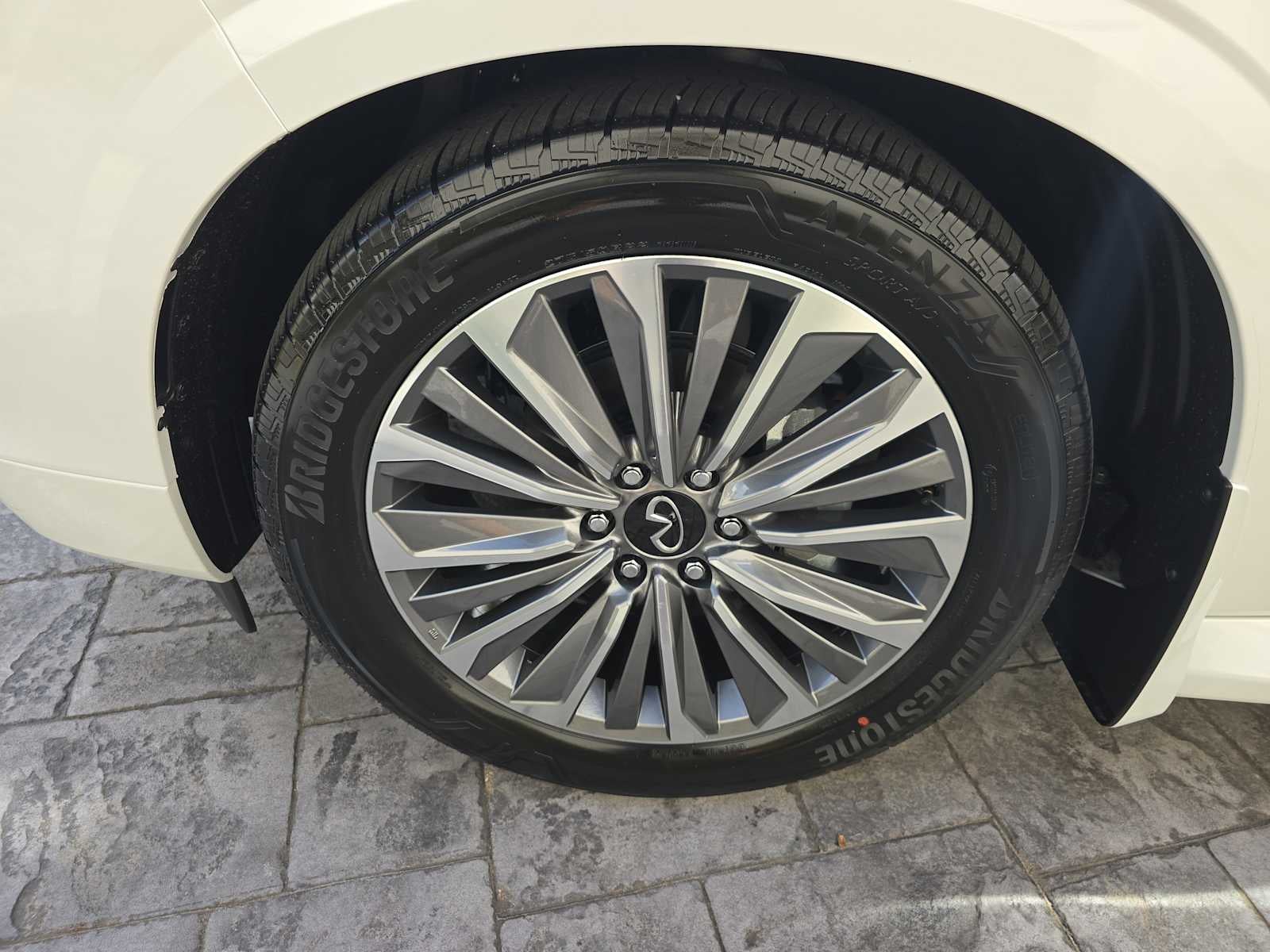 2026 INFINITI QX80 LUXE