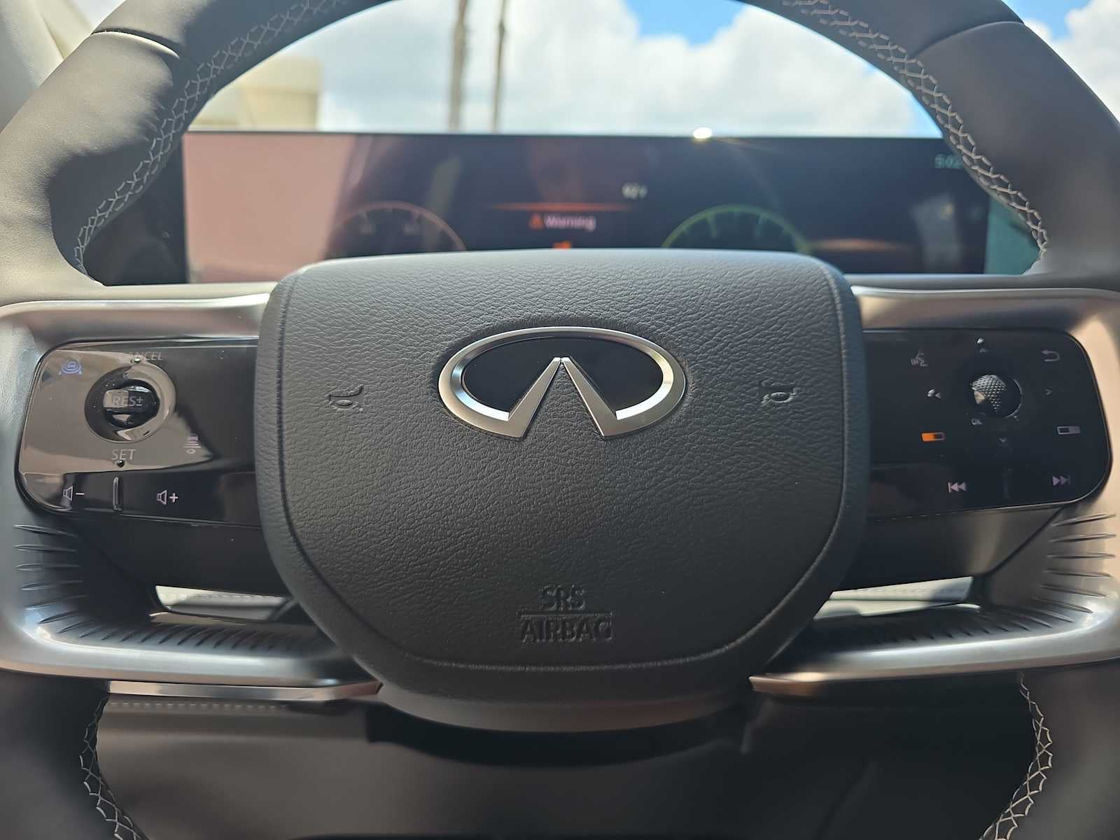 2026 INFINITI QX80 LUXE