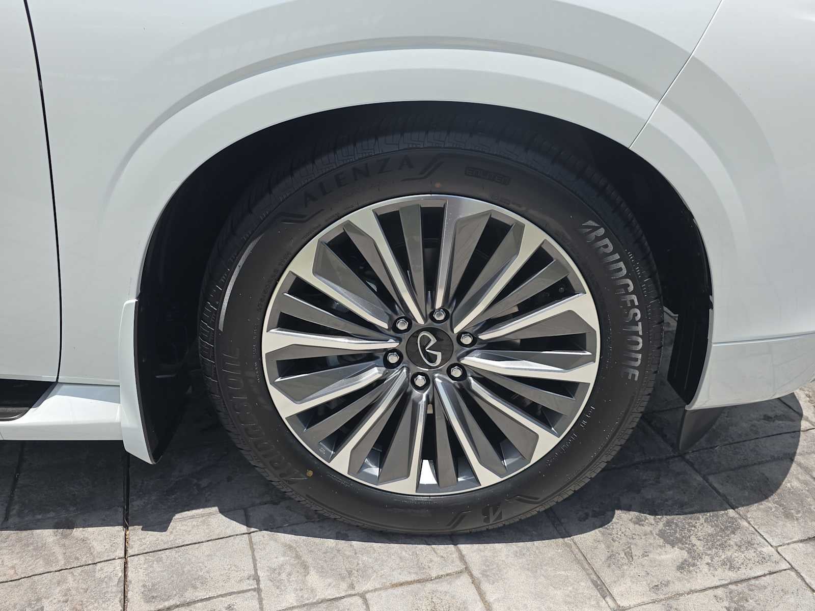 2026 INFINITI QX80 LUXE
