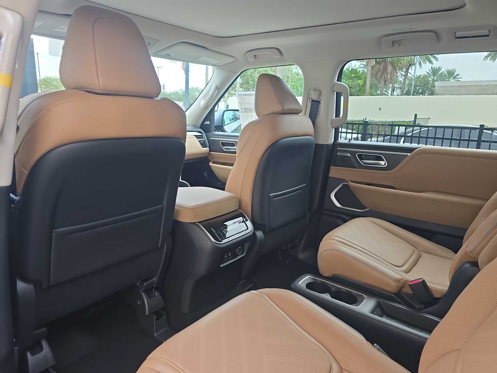 2027 INFINITI QX80 LUXE