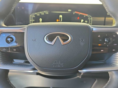 2025 INFINITI QX80 LUXE