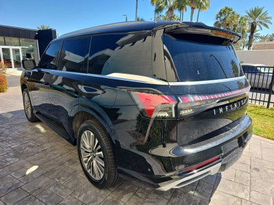 2025 INFINITI QX80 LUXE