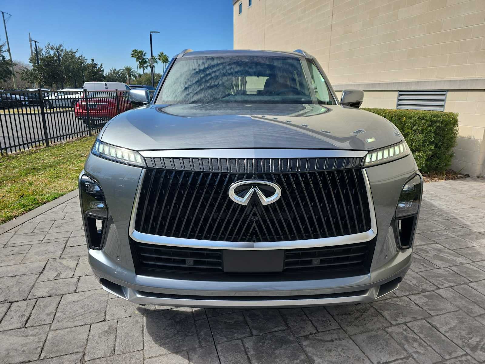 2026 INFINITI QX80 LUXE