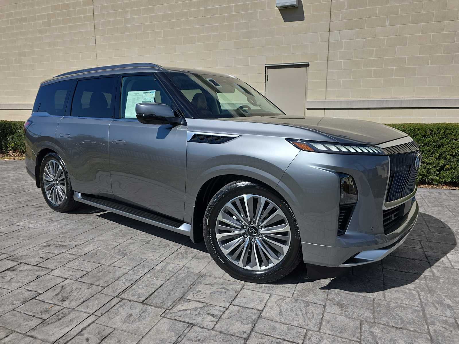 2026 INFINITI QX80 LUXE