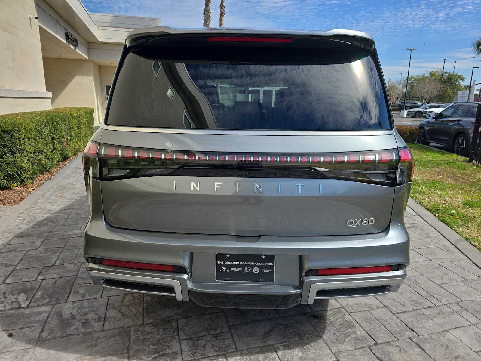 2026 INFINITI QX80 LUXE