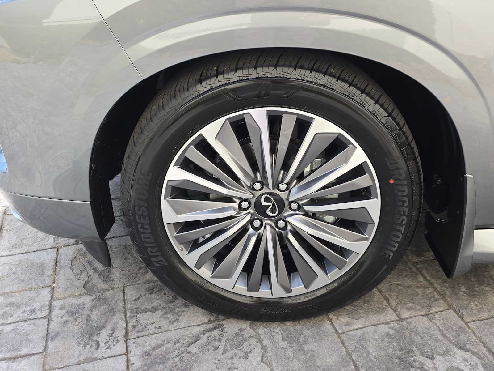 2026 INFINITI QX80 LUXE