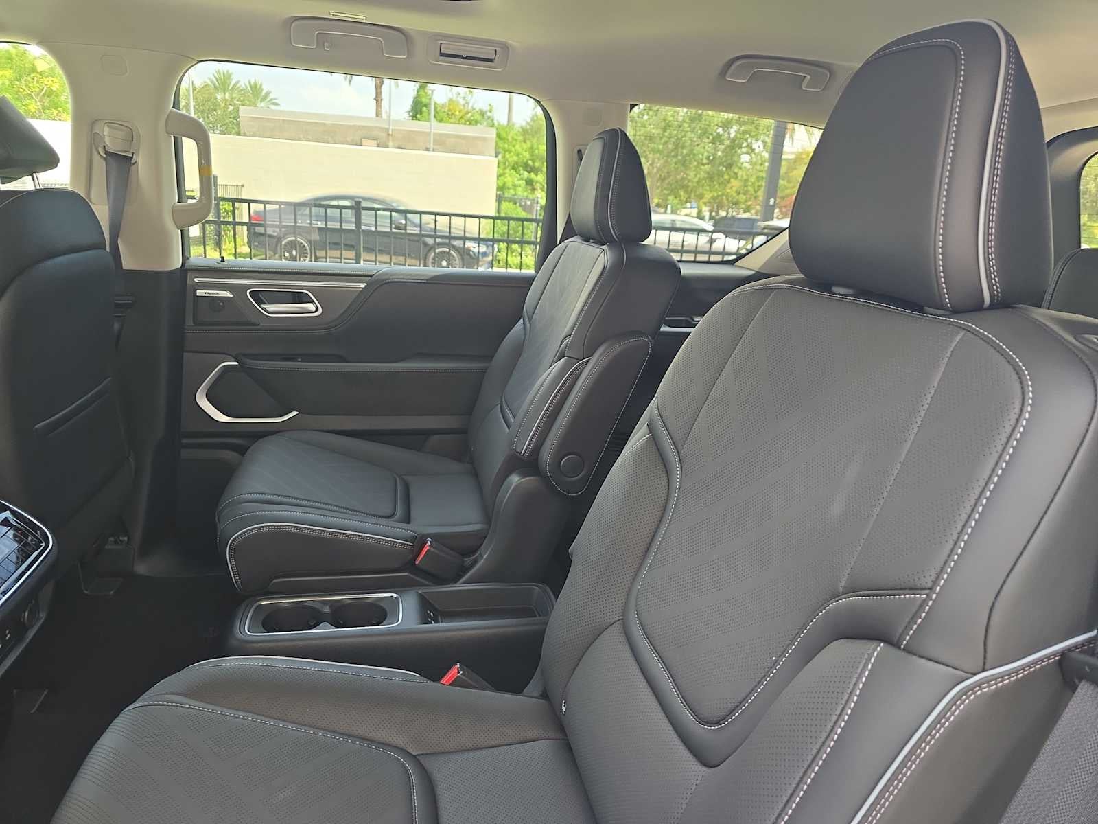 2027 INFINITI QX80 LUXE