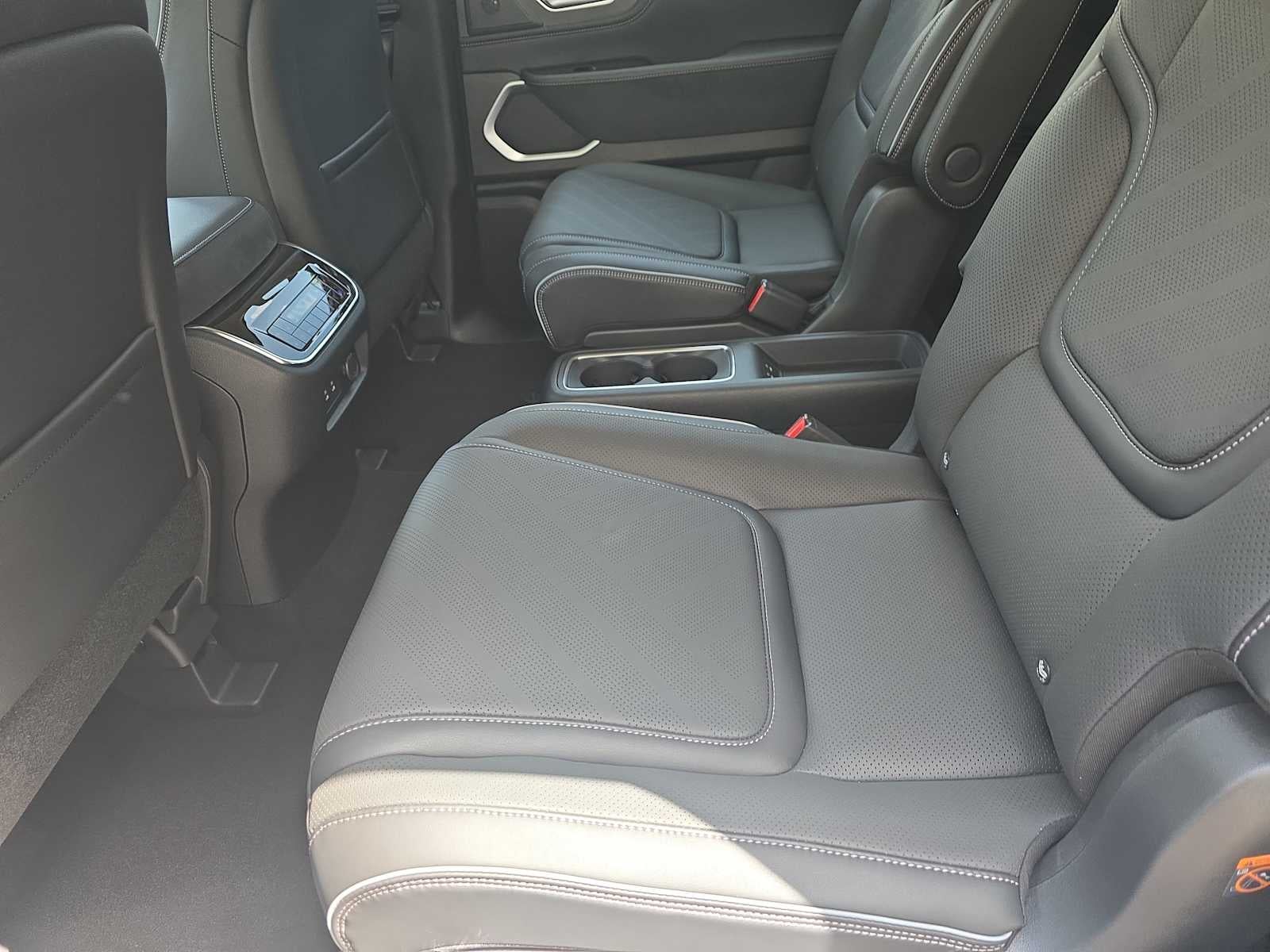 2027 INFINITI QX80 LUXE