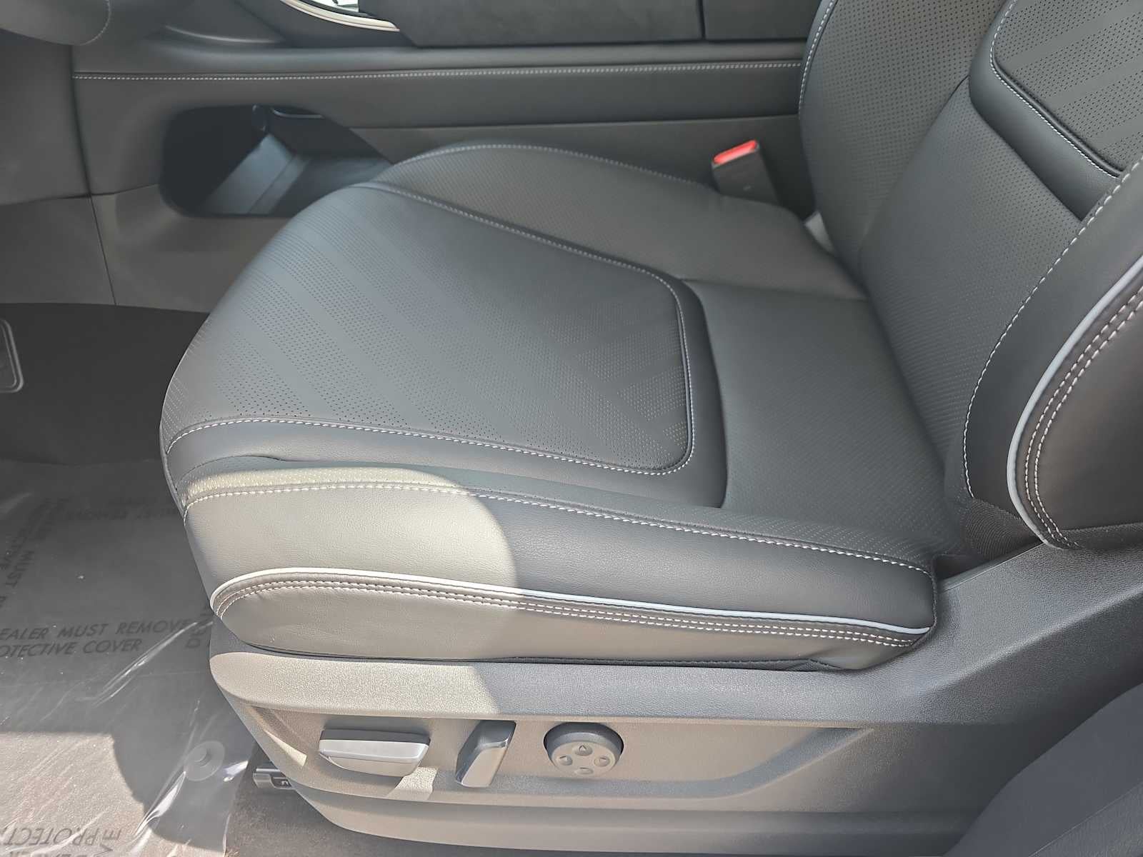 2027 INFINITI QX80 LUXE