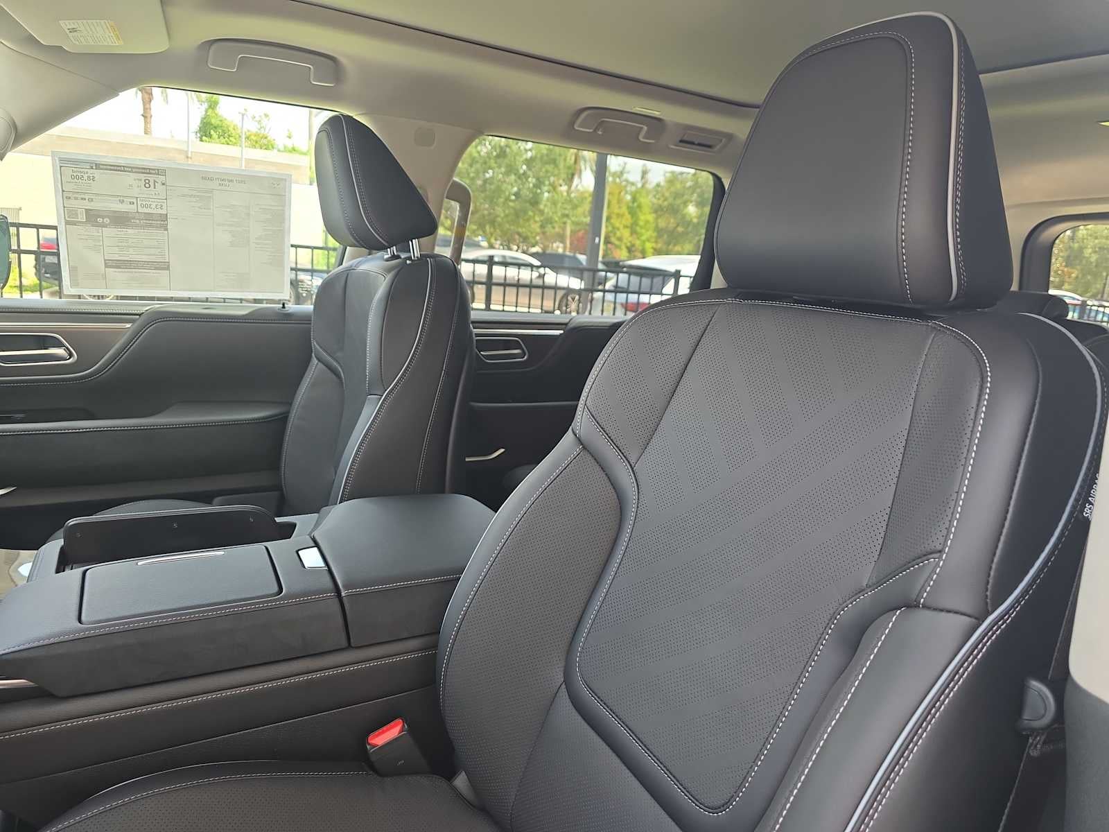 2027 INFINITI QX80 LUXE