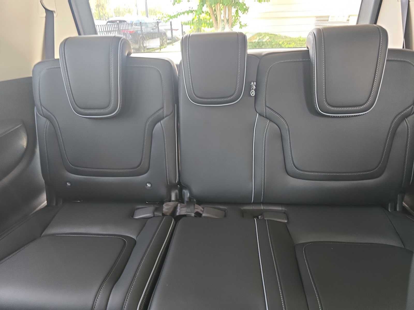 2027 INFINITI QX80 LUXE