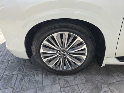 2026 INFINITI QX80 LUXE