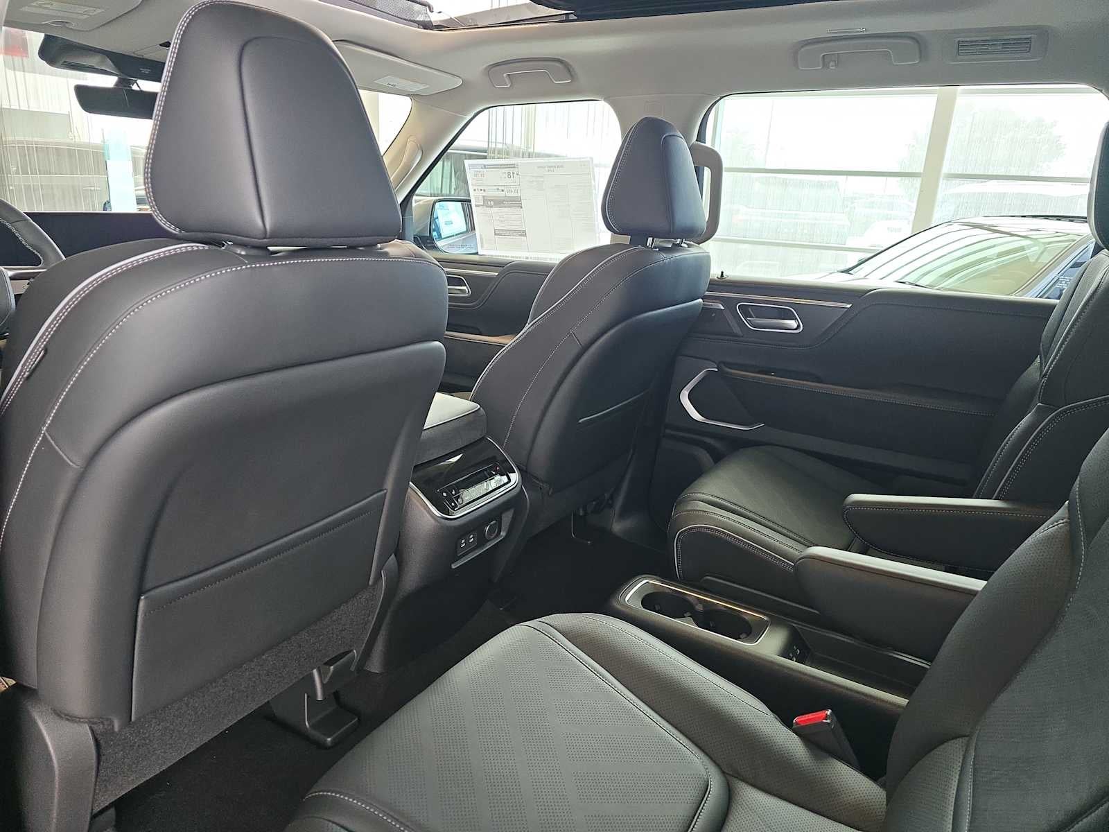 2026 INFINITI QX80 LUXE