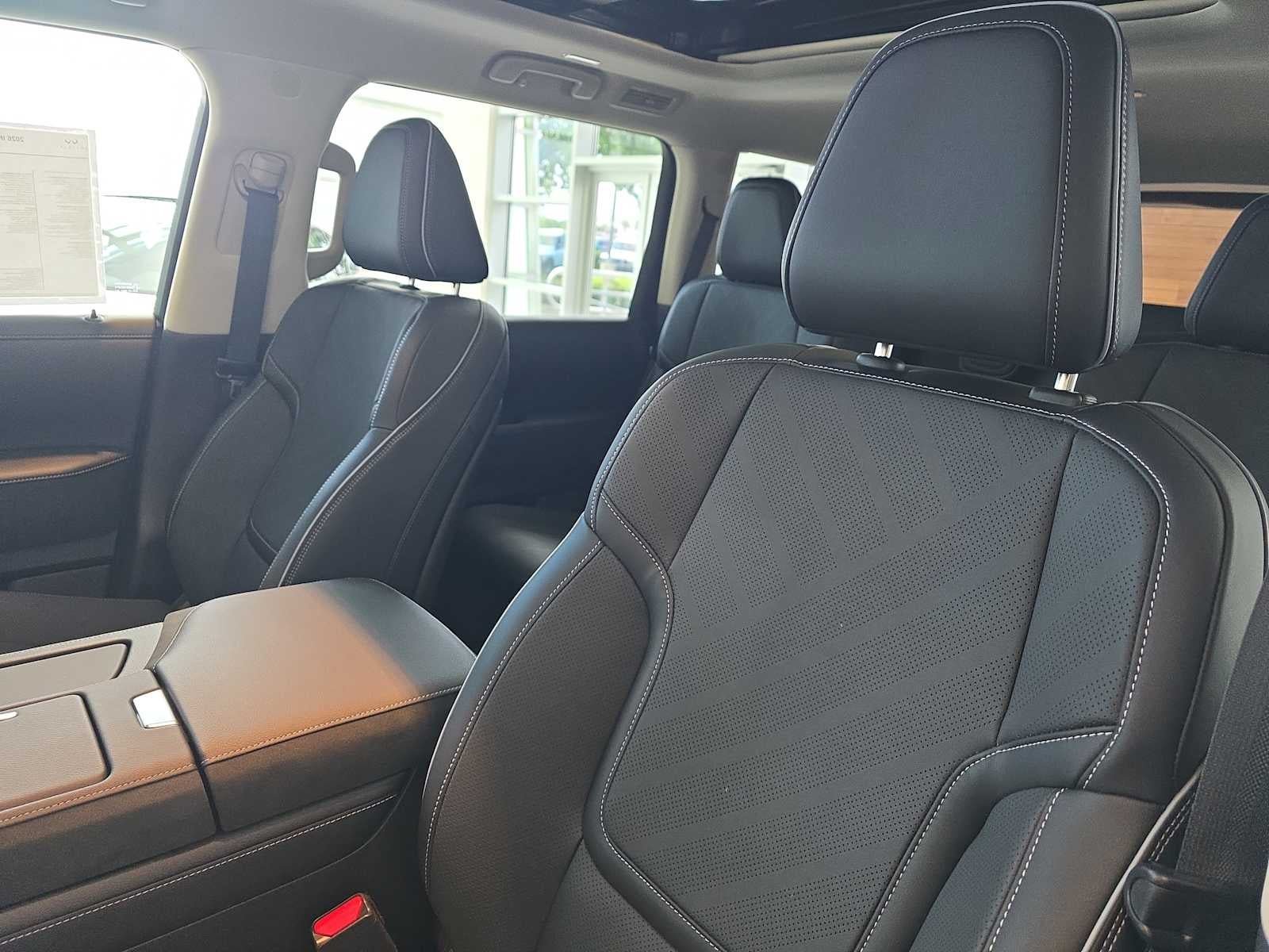 2026 INFINITI QX80 LUXE