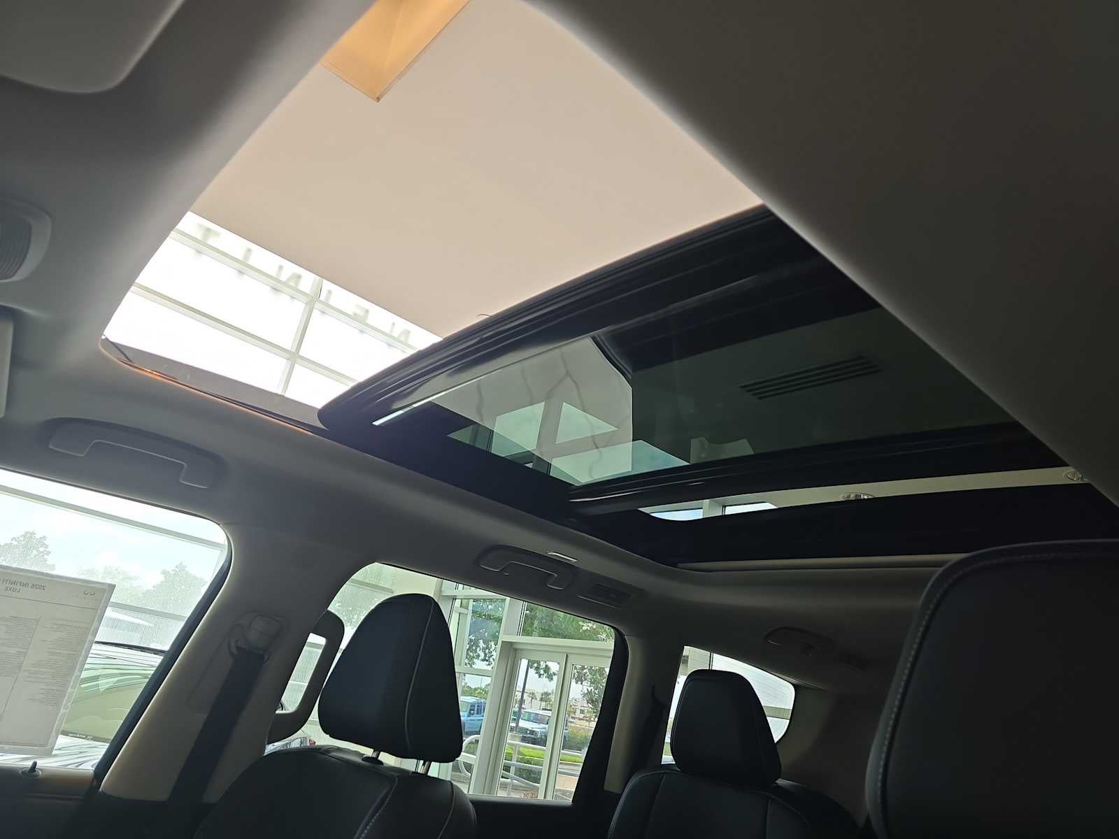 2026 INFINITI QX80 LUXE