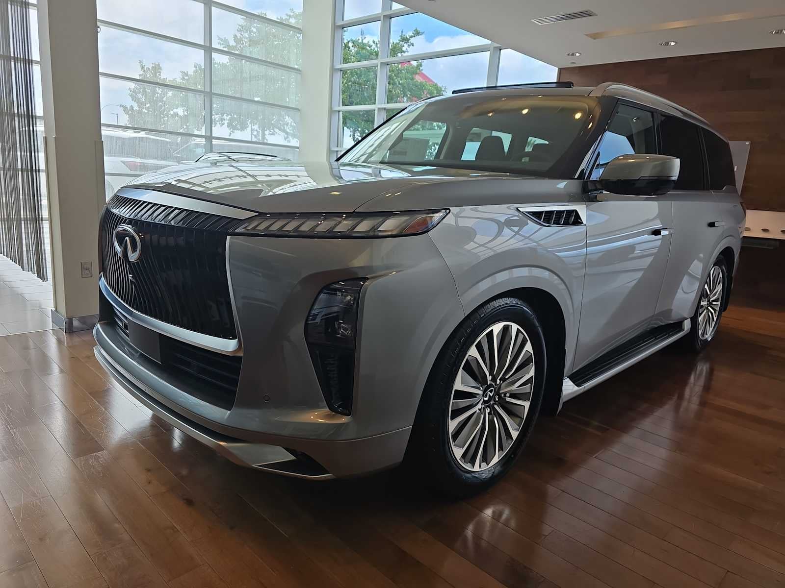 2026 INFINITI QX80 LUXE