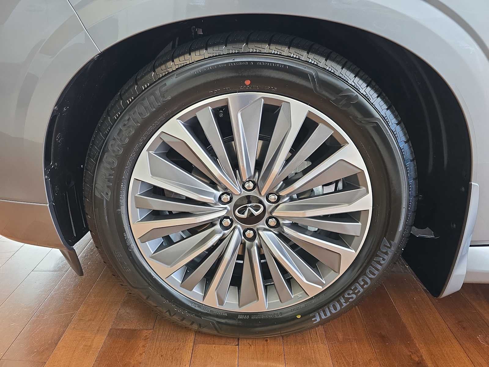 2026 INFINITI QX80 LUXE