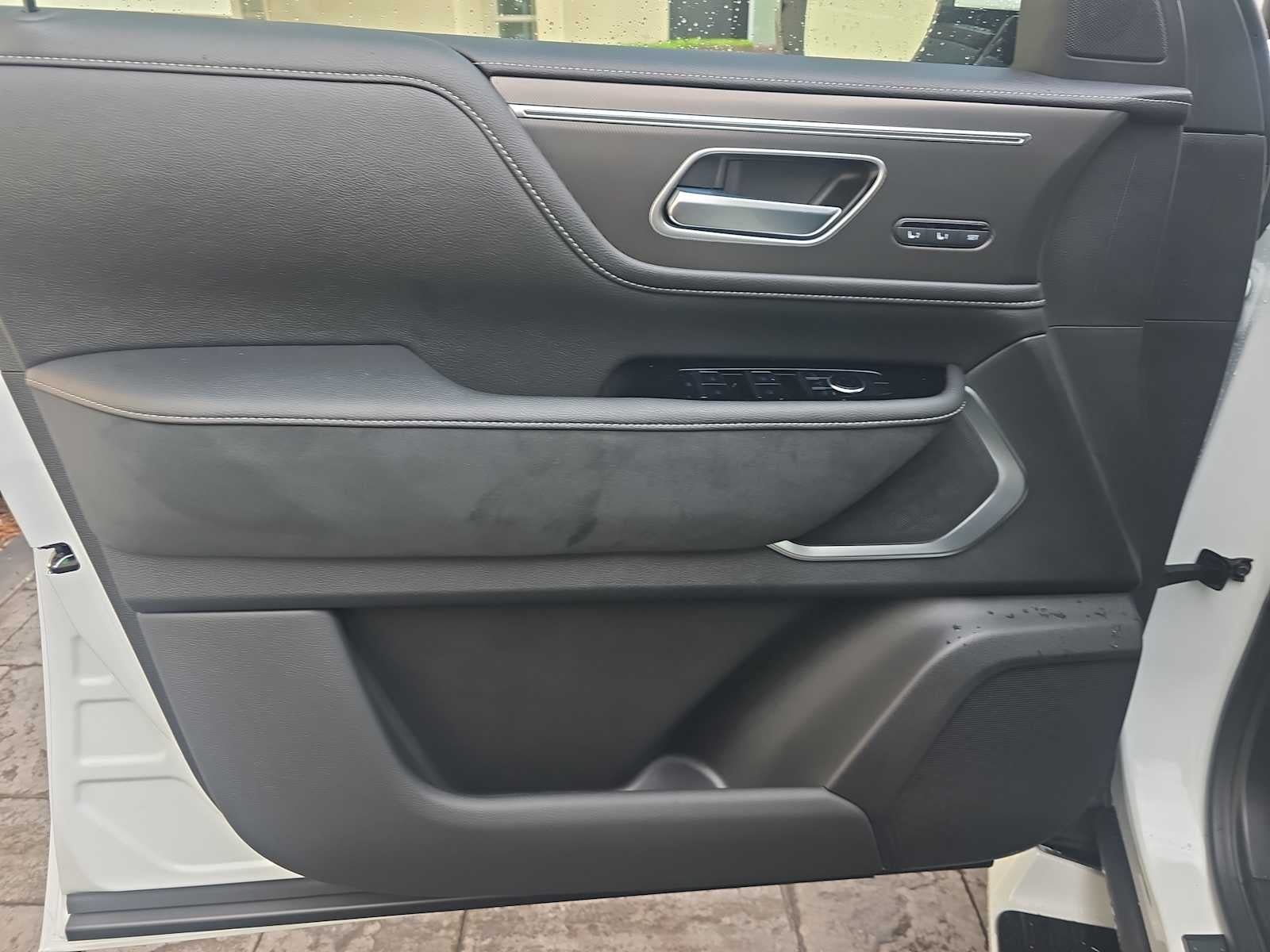 2027 INFINITI QX80 LUXE