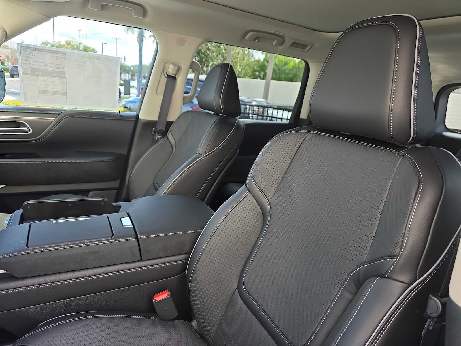 2026 INFINITI QX80 LUXE