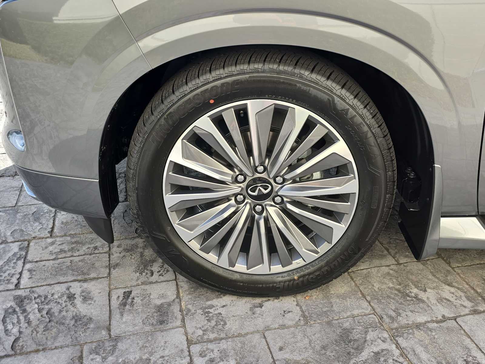 2026 INFINITI QX80 LUXE