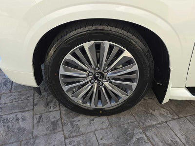 2026 INFINITI QX80 LUXE