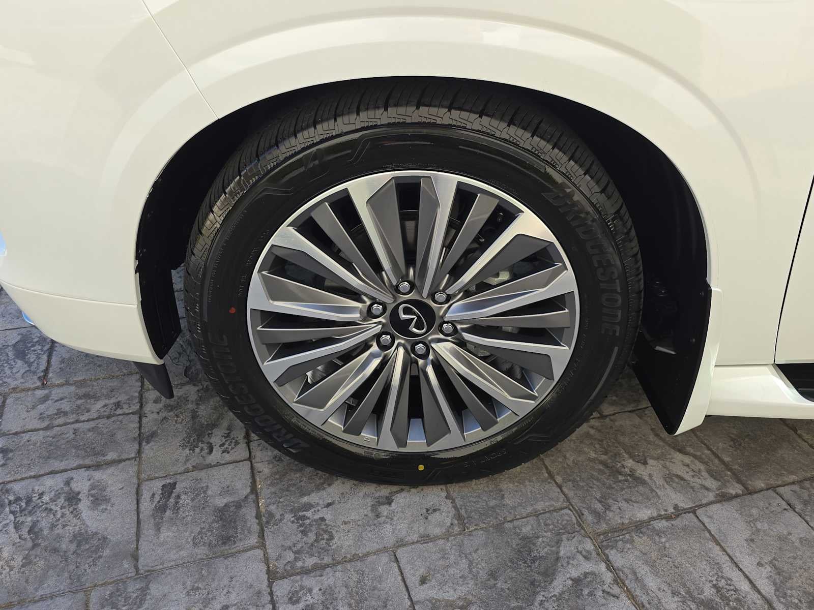 2026 INFINITI QX80 LUXE