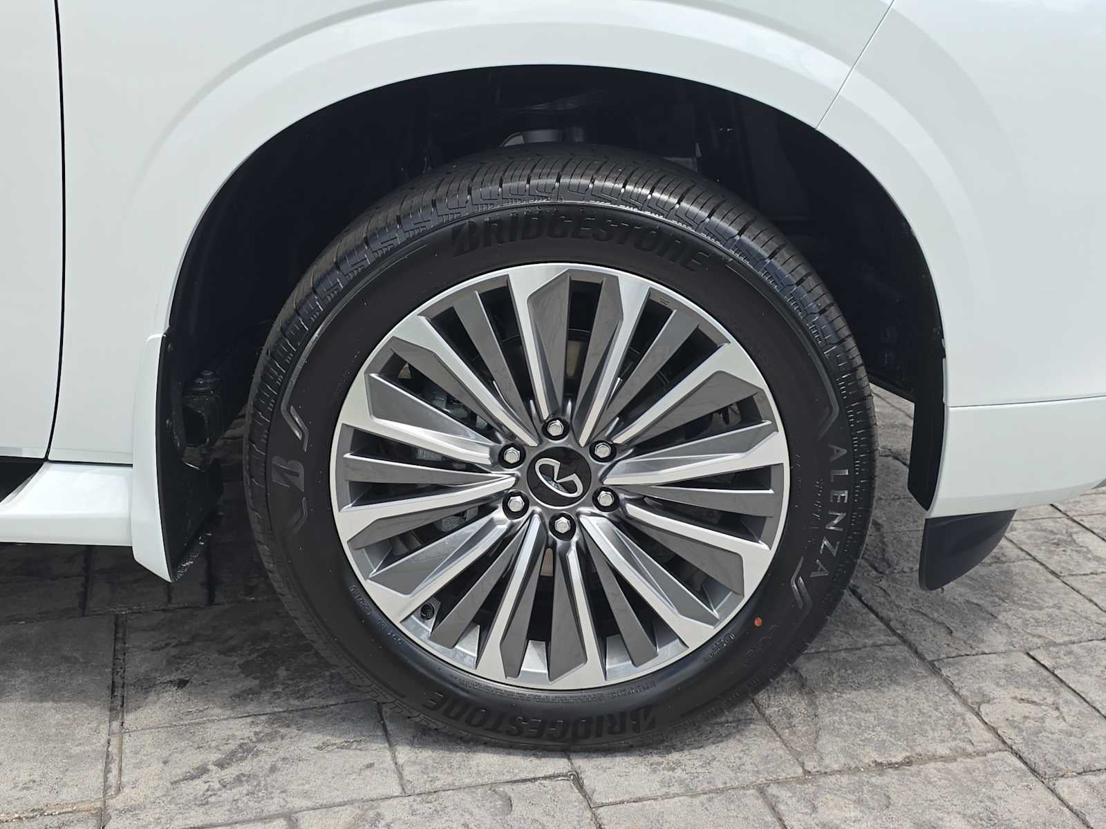 2026 INFINITI QX80 LUXE