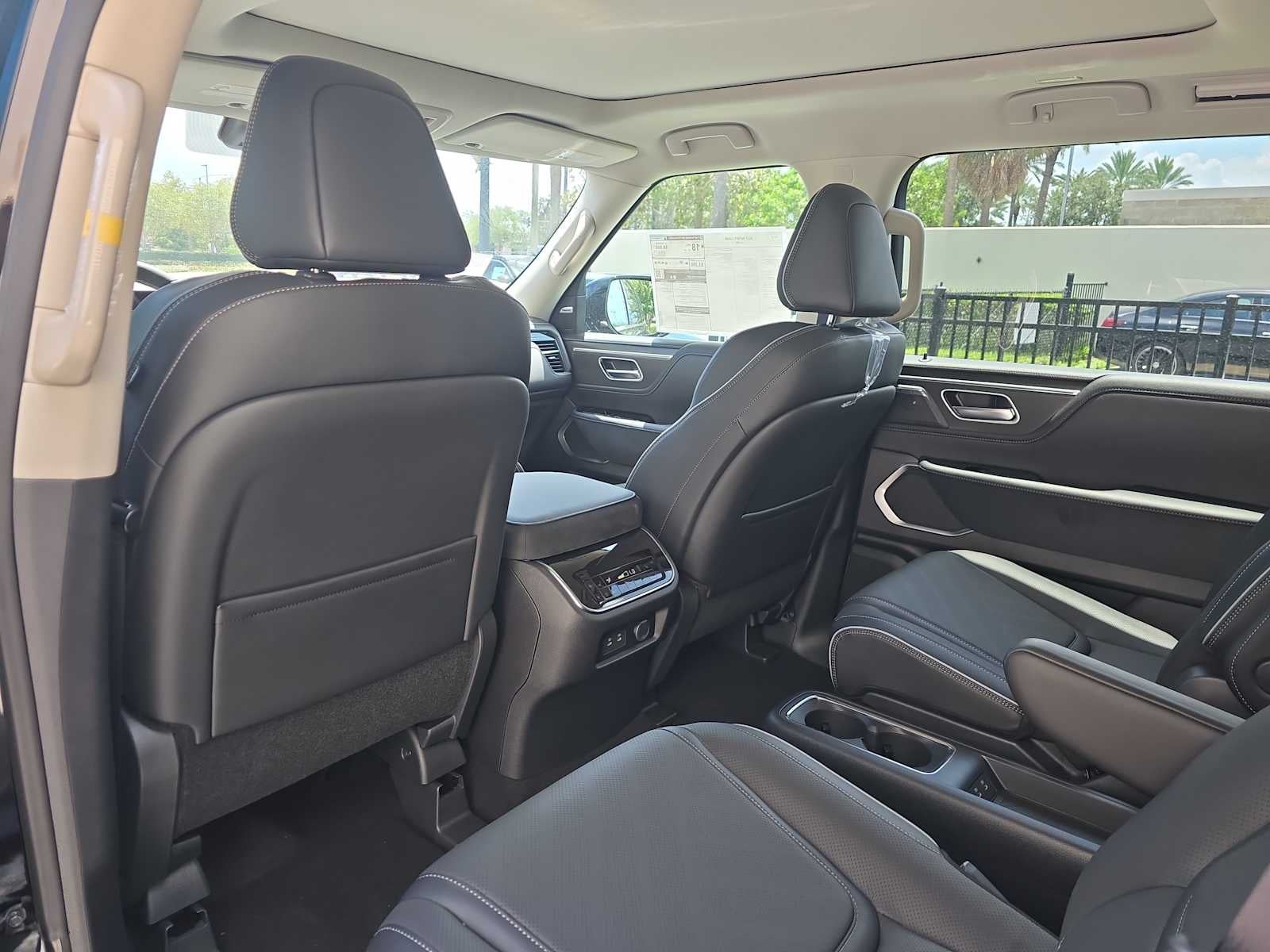 2027 INFINITI QX80 LUXE