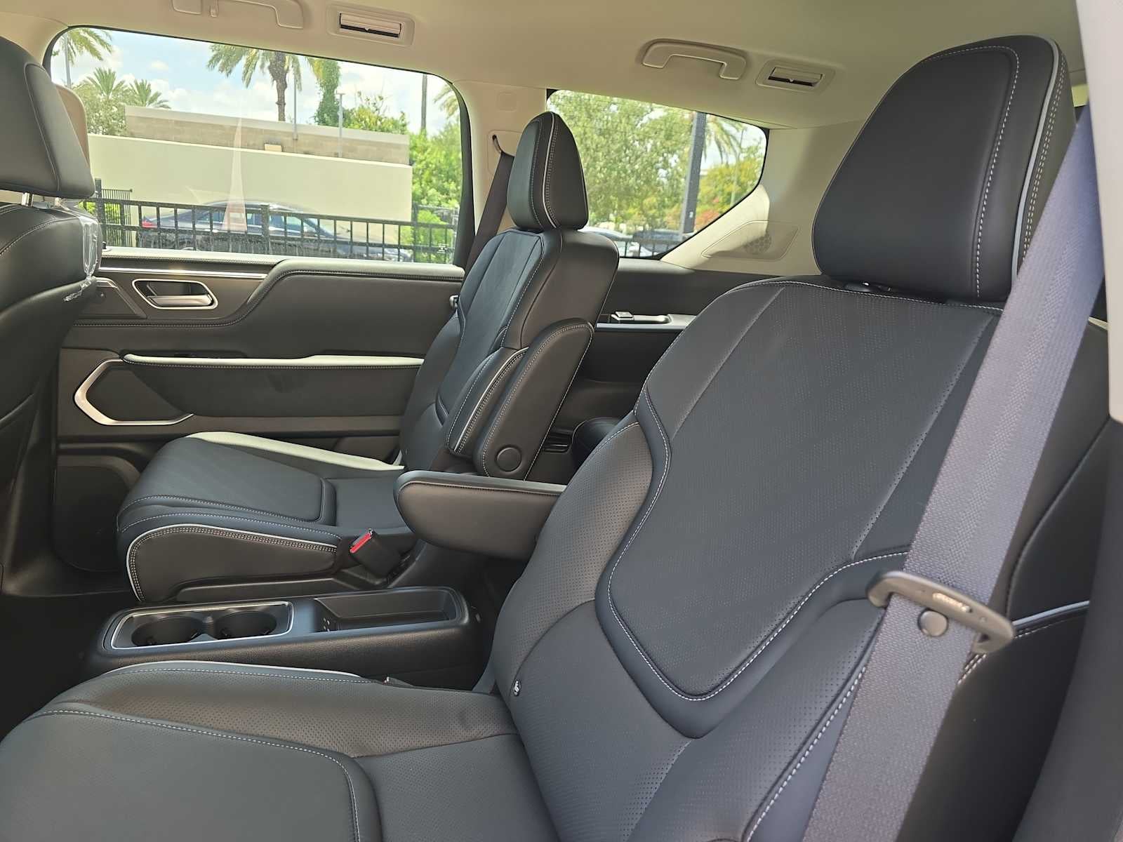 2027 INFINITI QX80 LUXE