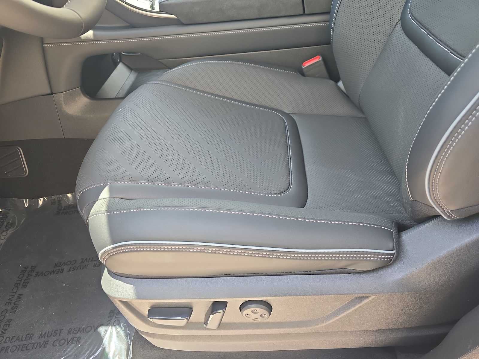 2027 INFINITI QX80 LUXE