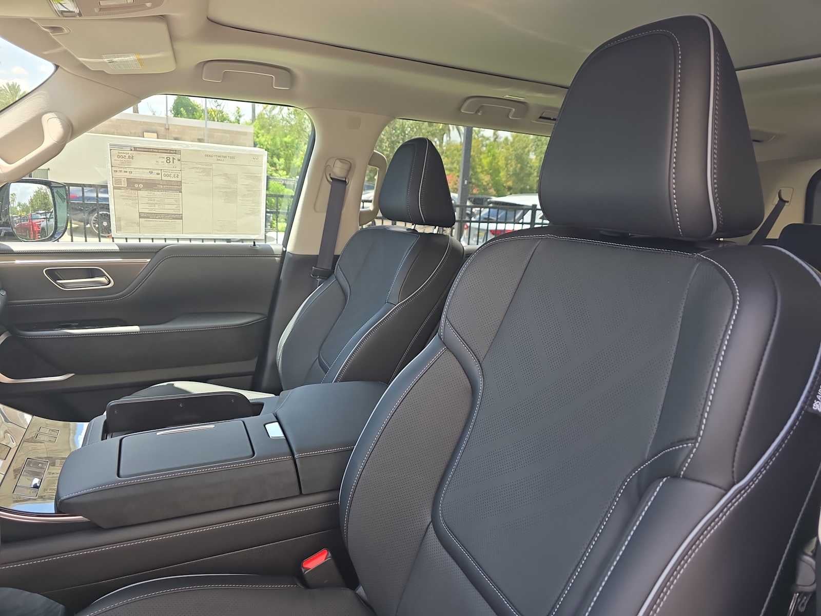 2027 INFINITI QX80 LUXE