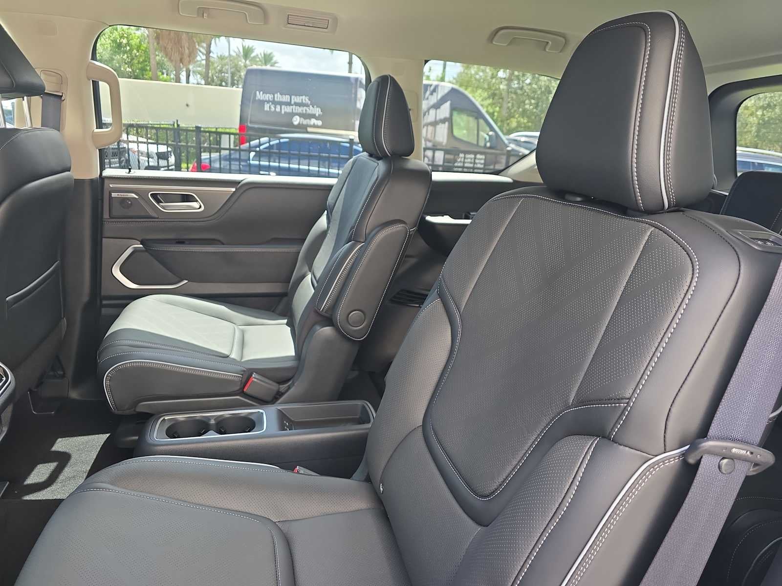 2027 INFINITI QX80 LUXE