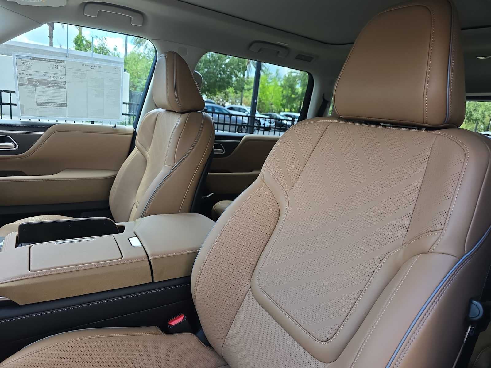 2026 INFINITI QX80 LUXE