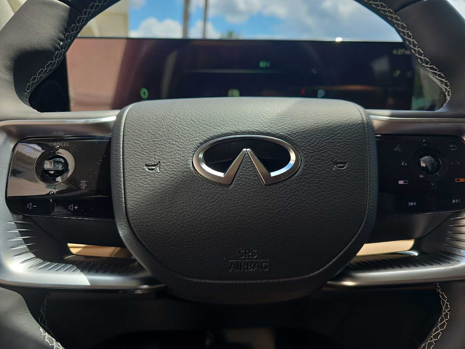 2026 INFINITI QX80 LUXE