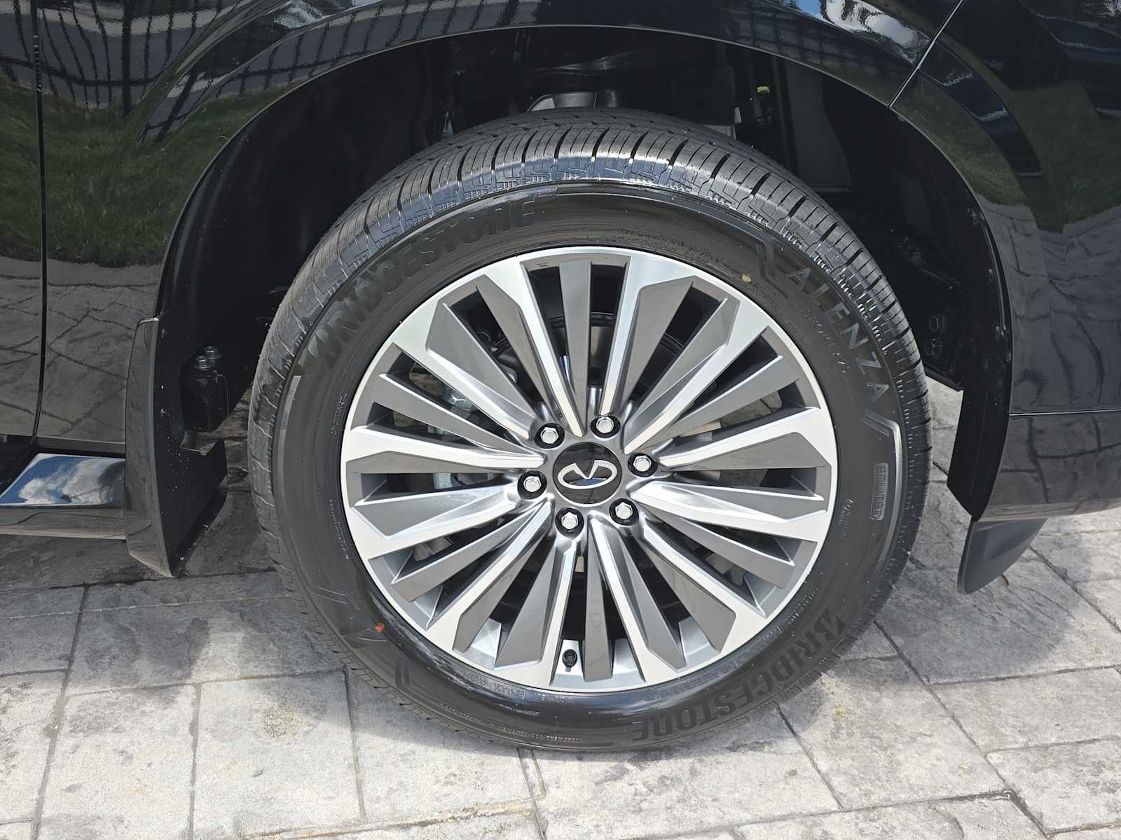 2026 INFINITI QX80 LUXE