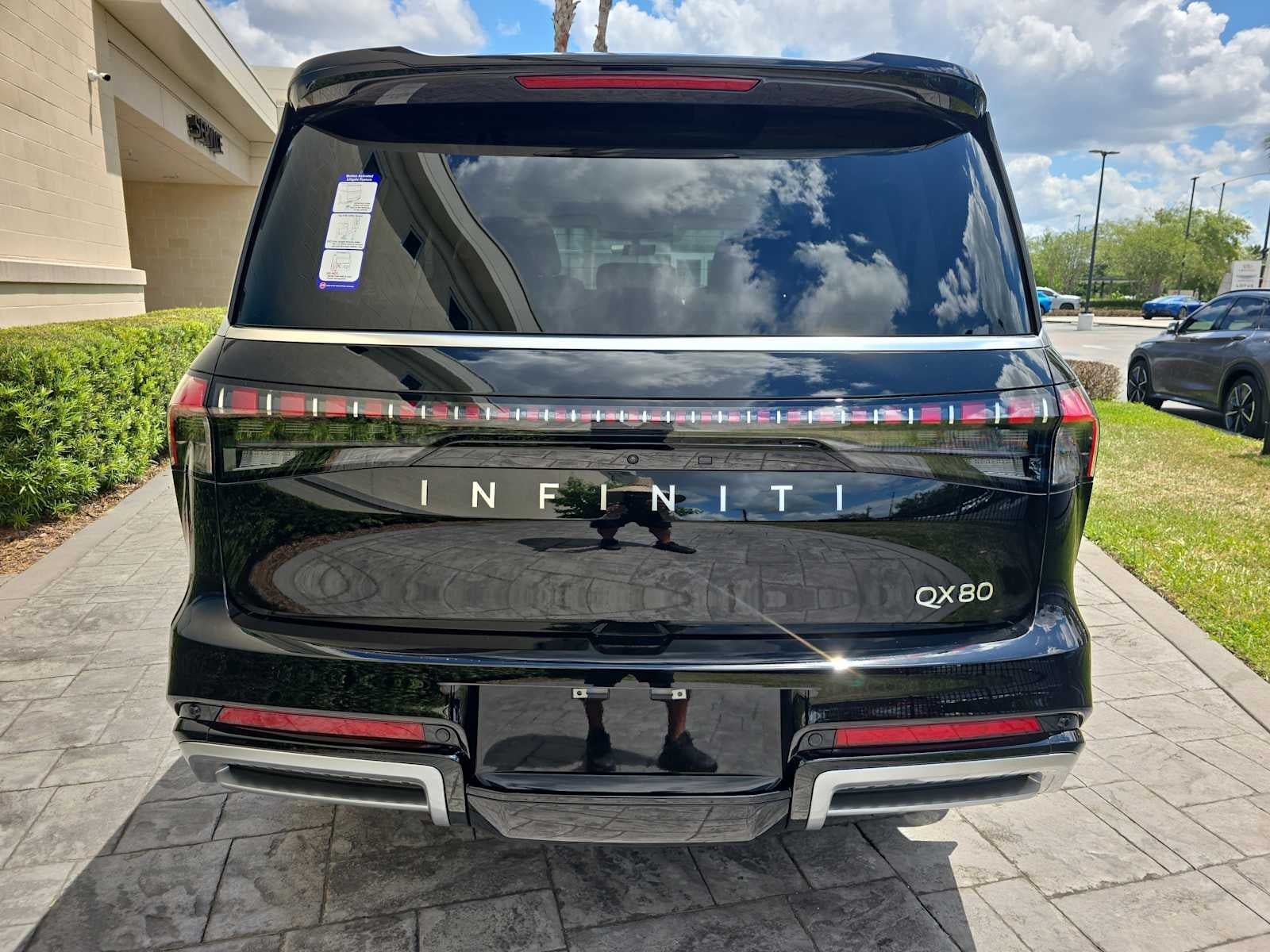 2026 INFINITI QX80 LUXE