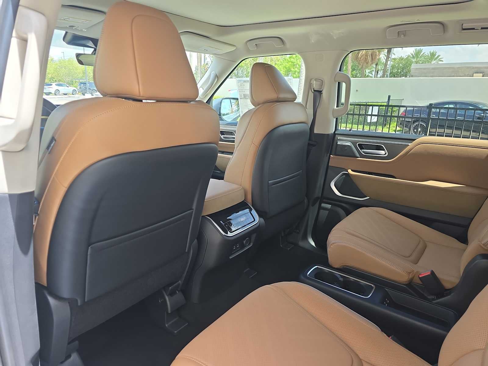 2027 INFINITI QX80 LUXE