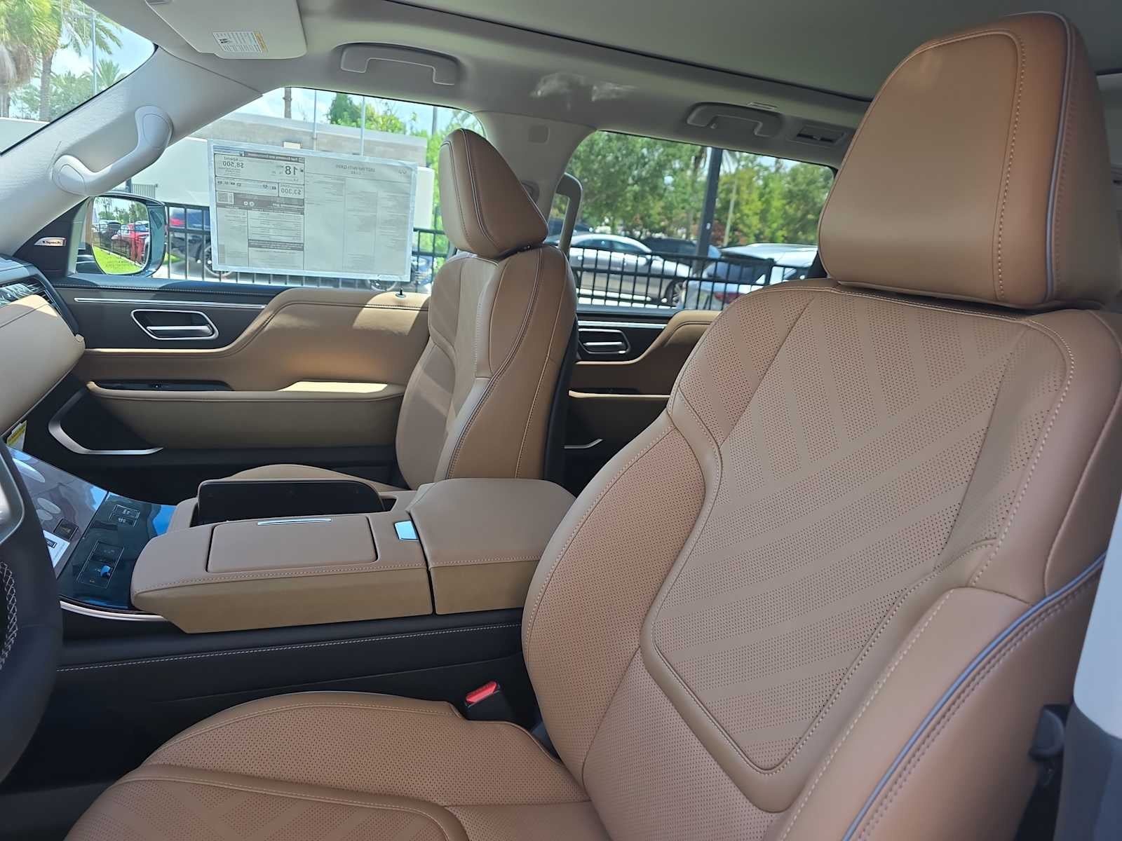 2027 INFINITI QX80 LUXE