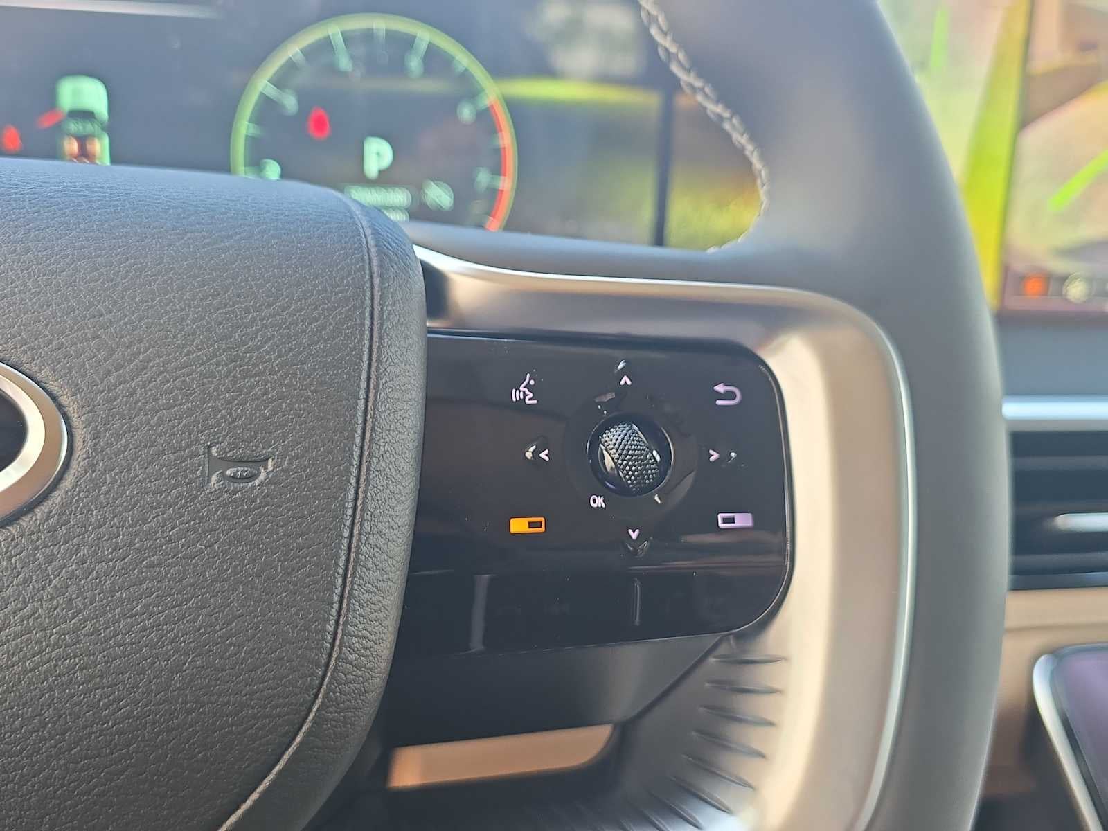 2027 INFINITI QX80 LUXE