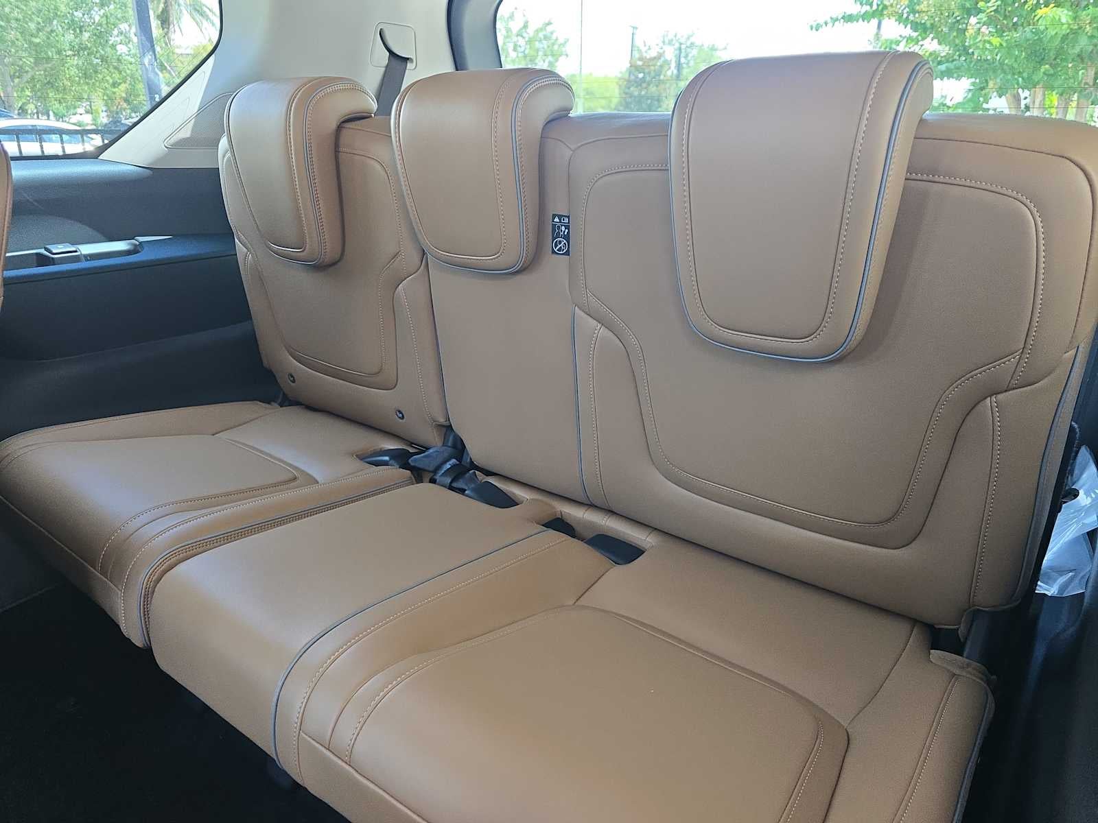 2027 INFINITI QX80 LUXE