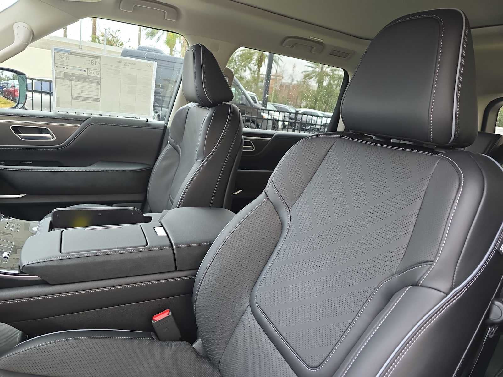 2026 INFINITI QX80 LUXE