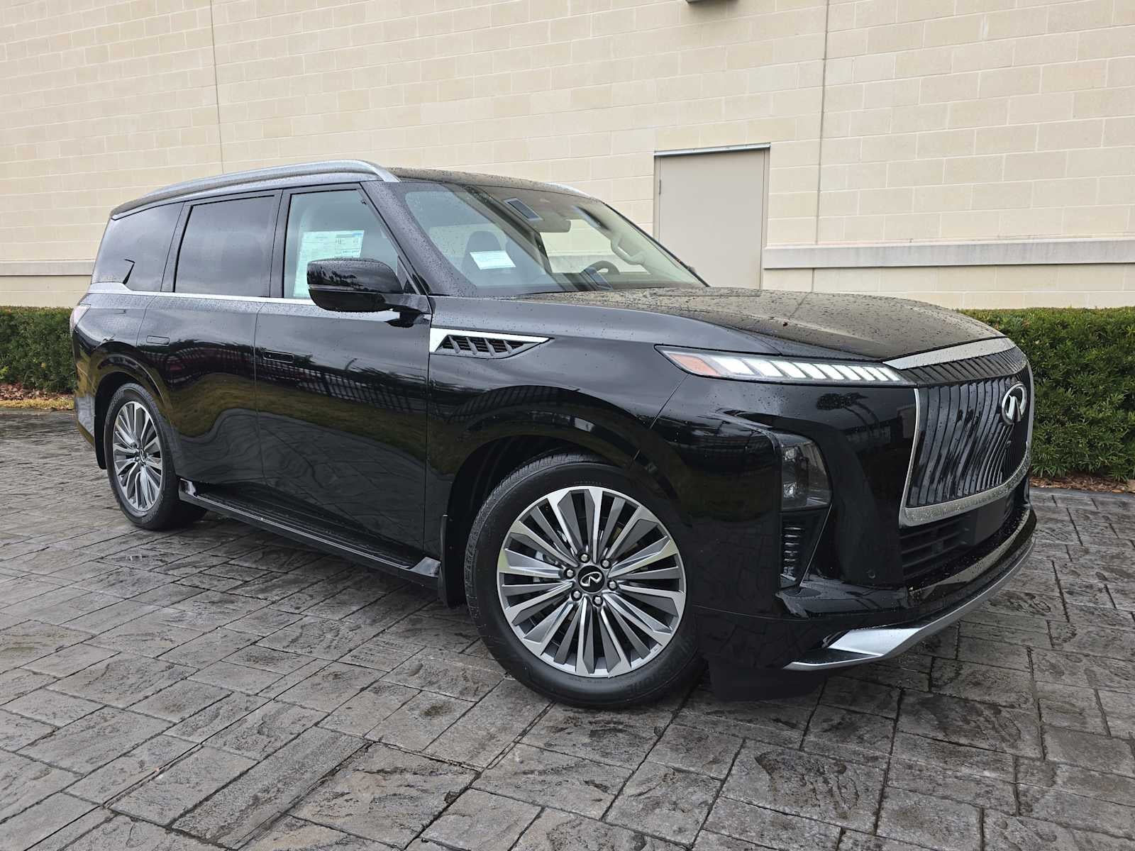 2026 INFINITI QX80 LUXE