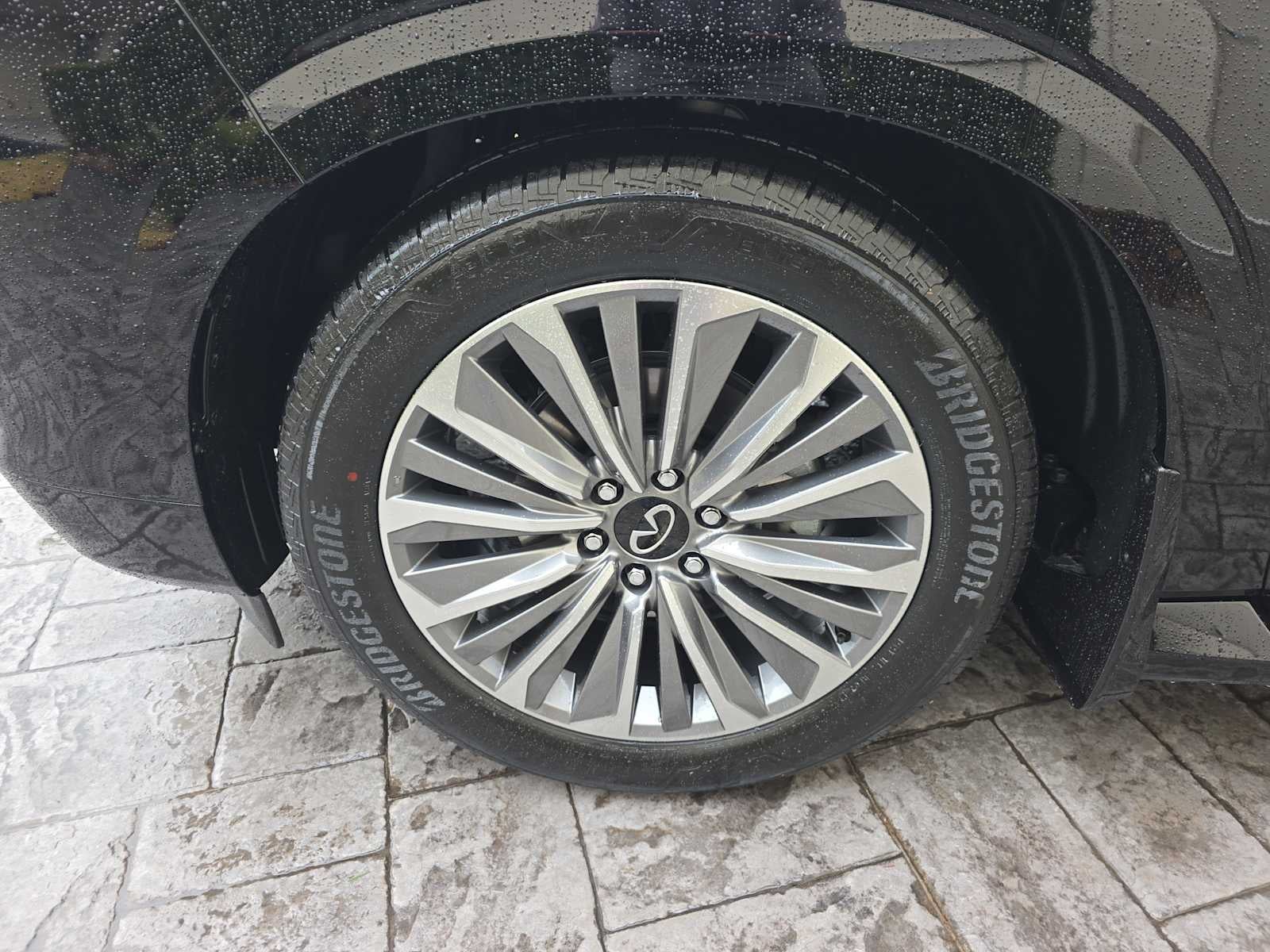 2026 INFINITI QX80 LUXE