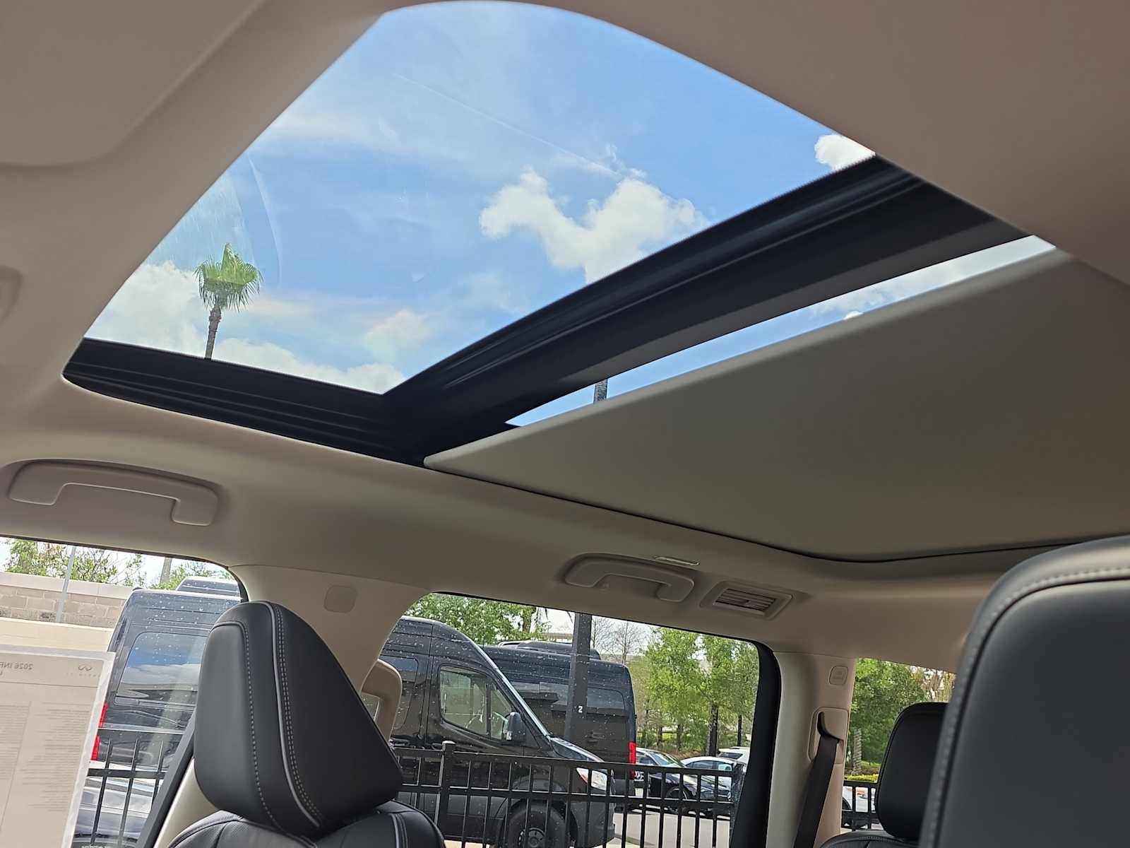 2026 INFINITI QX80 LUXE