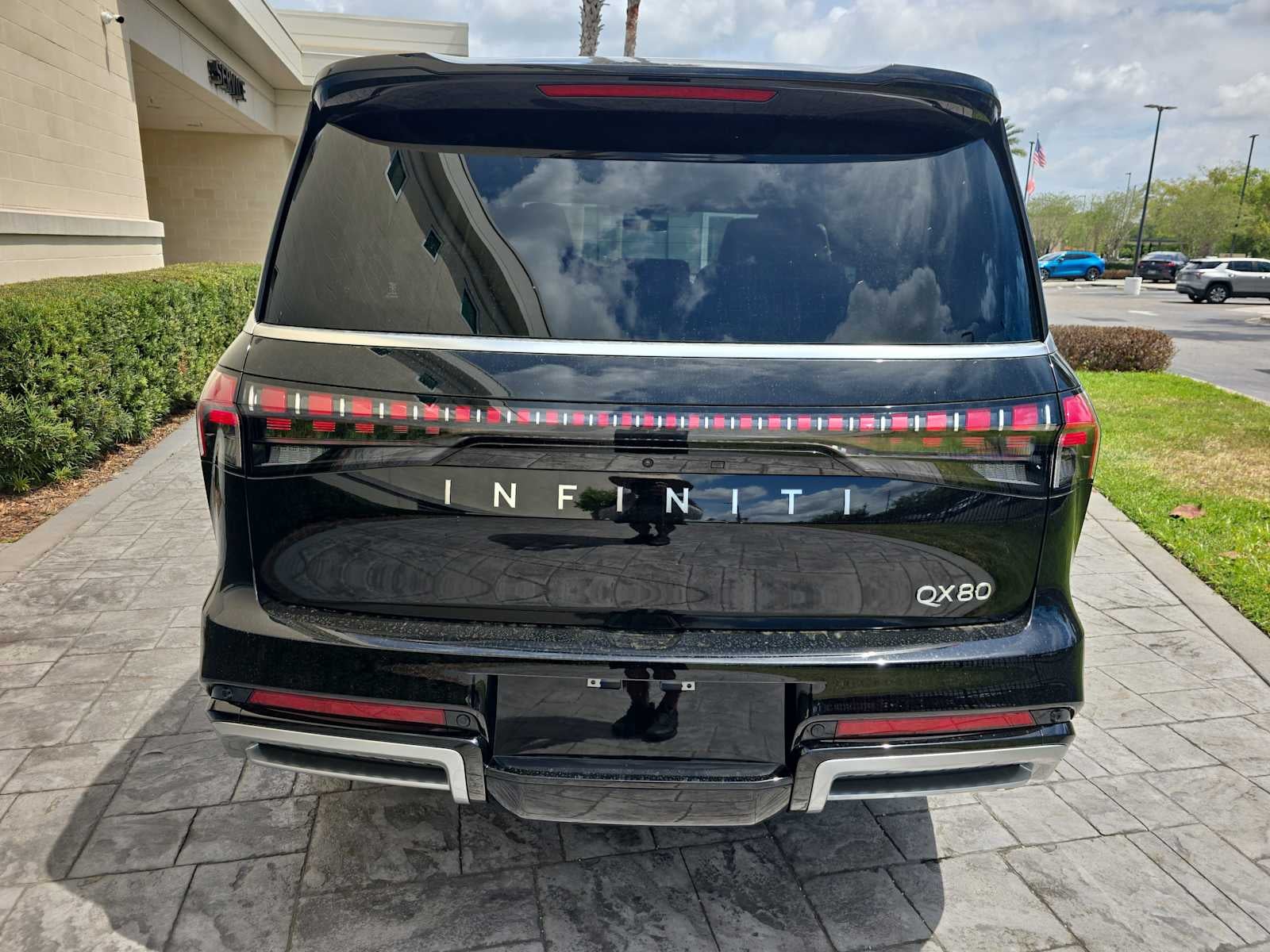 2026 INFINITI QX80 LUXE