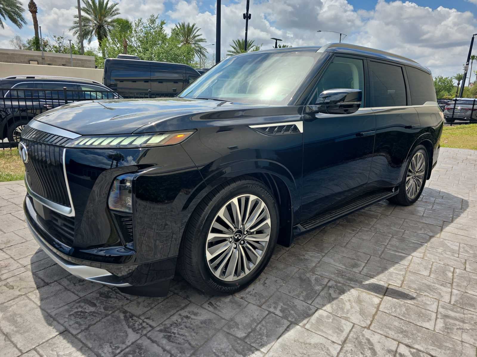 2026 INFINITI QX80 LUXE