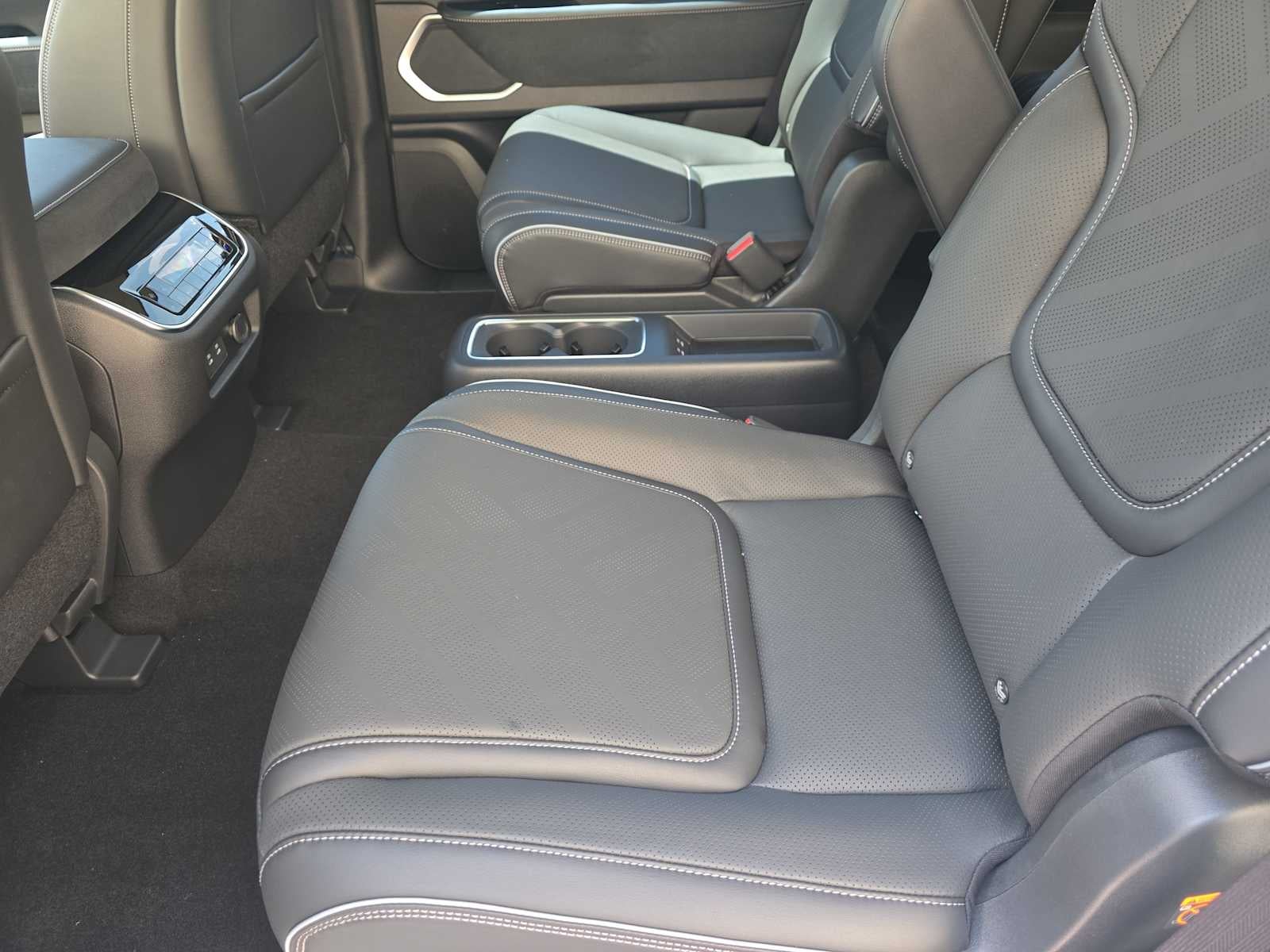 2027 INFINITI QX80 LUXE